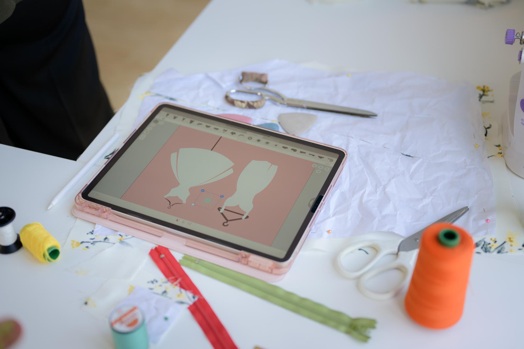 Schema digitale su tablet per ricamo